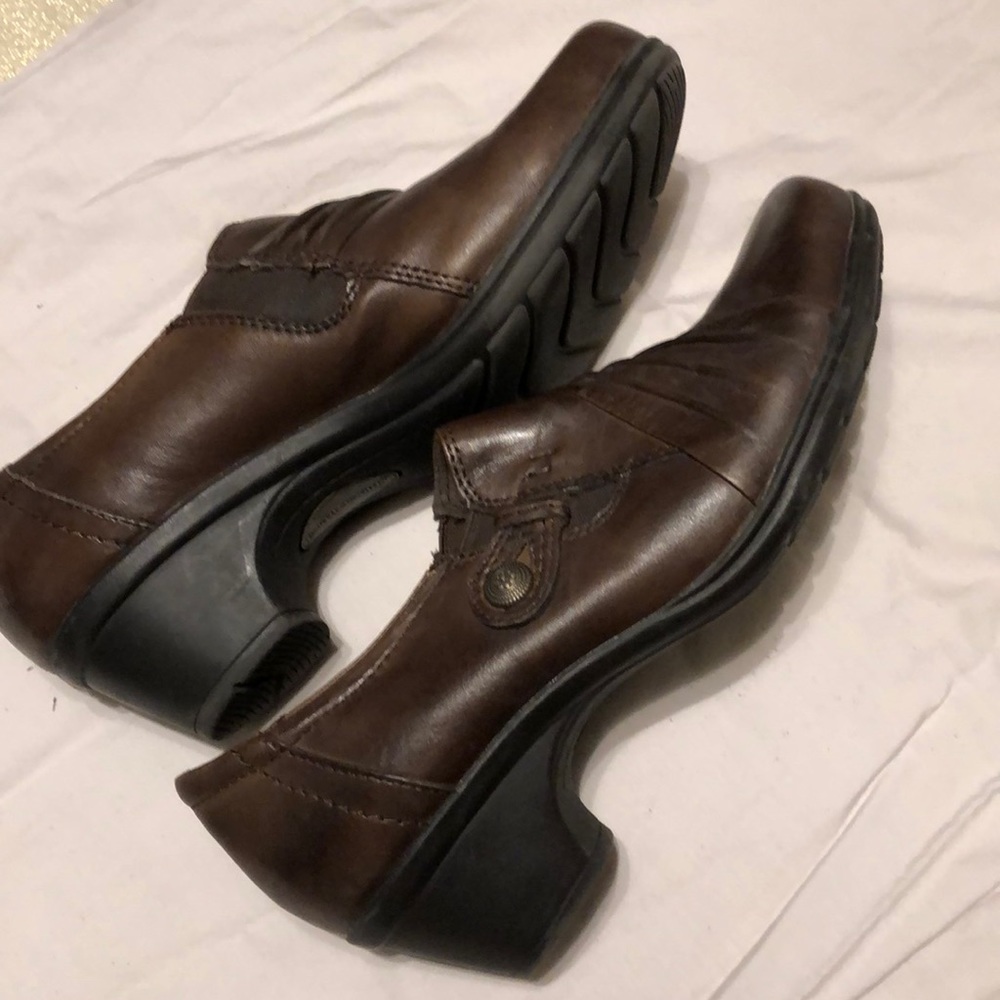 Casual dress shoe